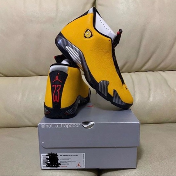 Air Jordan 14 retro shoes In yellow - Picture 2 of 3